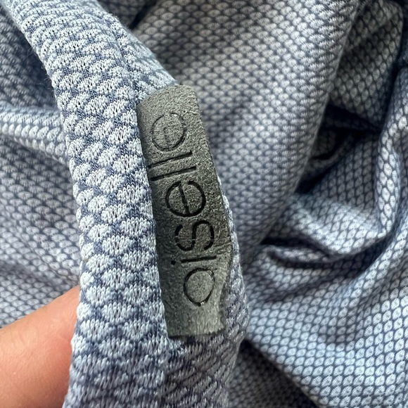 Oiselle Mile one long Sleeve lightweight shirt cowl neck - Picture 5 of 8